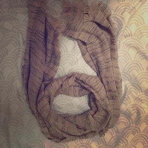 Cute scarf! Super soft! Great condition!